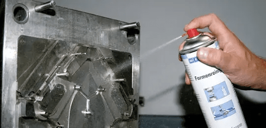 金屬模具清洗消泡劑應(yīng)用場(chǎng)景圖